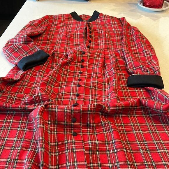 Orvis vintage women’s dress size 12 excellent condition red plaid, so authentic. - Picture 1 of 9